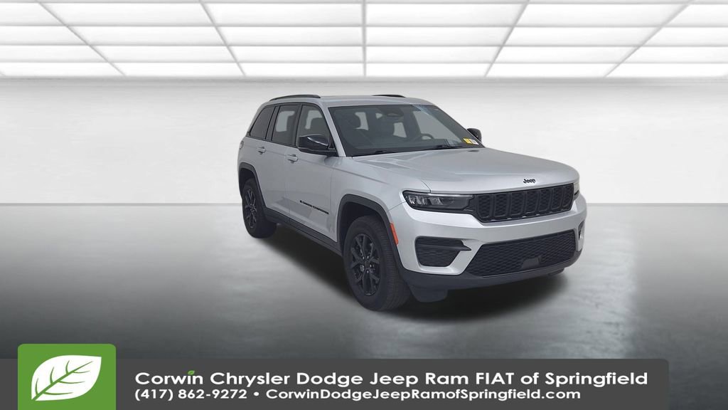 Used 2024 Jeep Grand Cherokee Altitude image 2