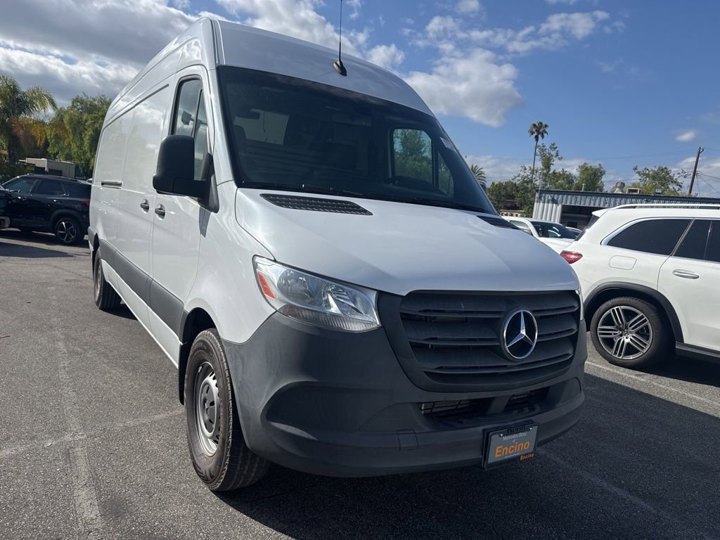 Used 2023 Mercedes-Benz Sprinter 2500 image 3