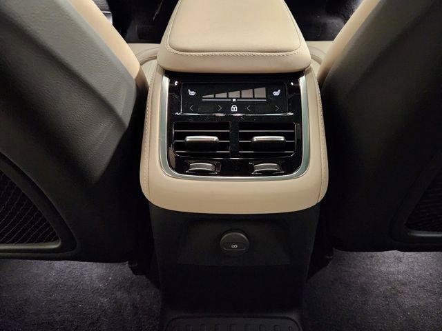 New 2026 Volvo XC90 T8 Ultra w/ Lounge Package image 31