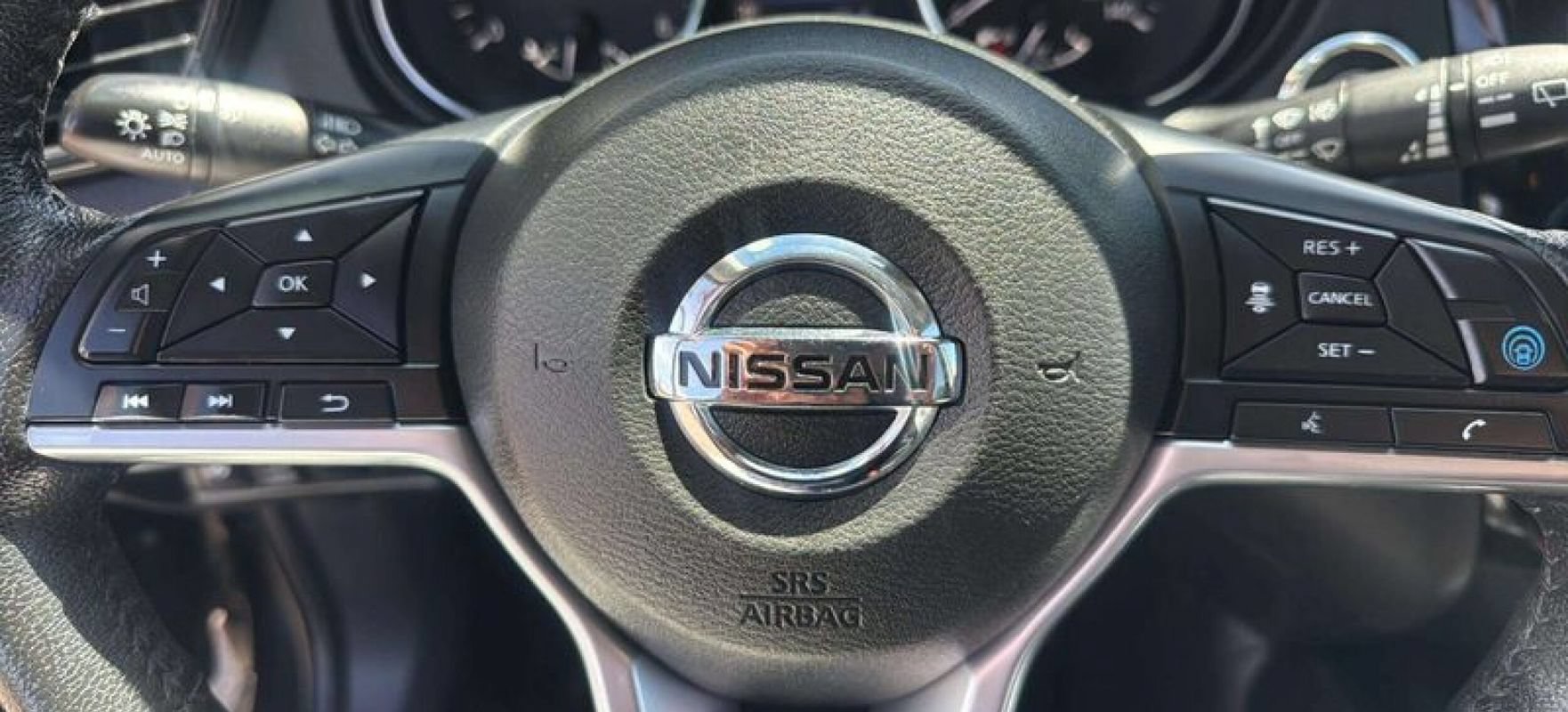 Used 2019 Nissan Rogue SL w/ Premium Package AWD/4WD image 12