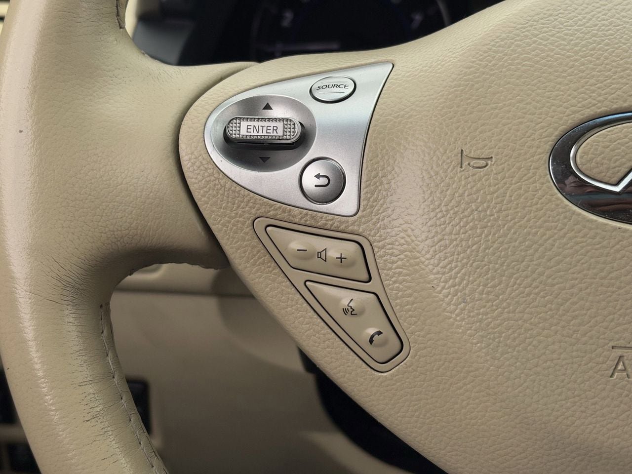 Used 2013 INFINITI FX37 AWD w/ Premium Pkg image 16
