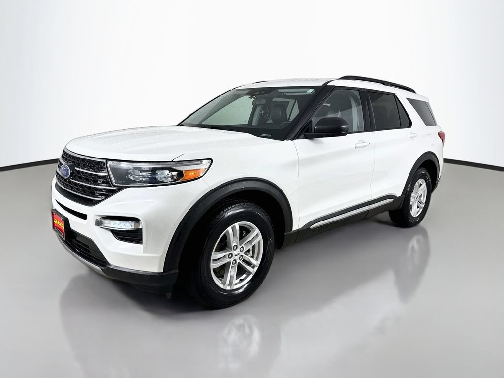 Used 2021 Ford Explorer XLT w/ Equipment Group 202A AWD/4WD image 3