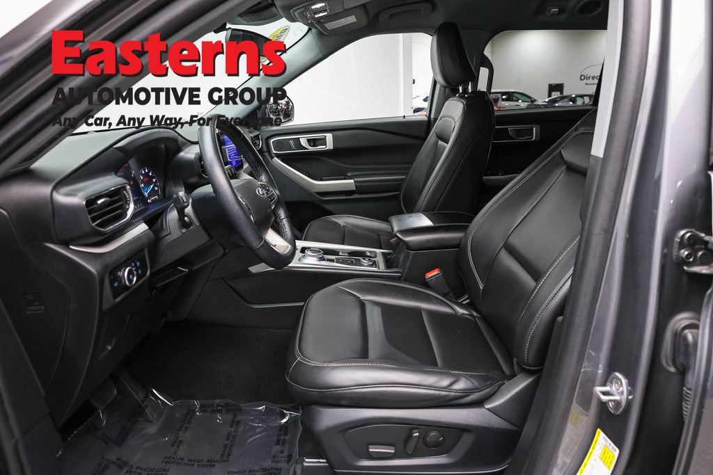 Used 2023 Ford Explorer XLT w/ Equipment Group 202A AWD/4WD image 14