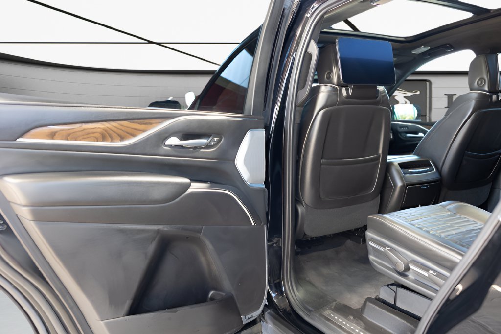 Used 2023 Cadillac Escalade Sport Platinum w/ LPO, ONYX Package AWD/4WD image 42