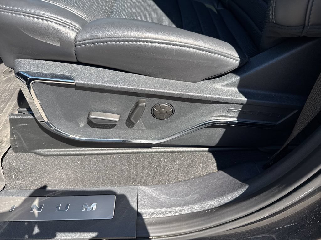 Used 2025 Ford F350 Platinum AWD/4WD image 27