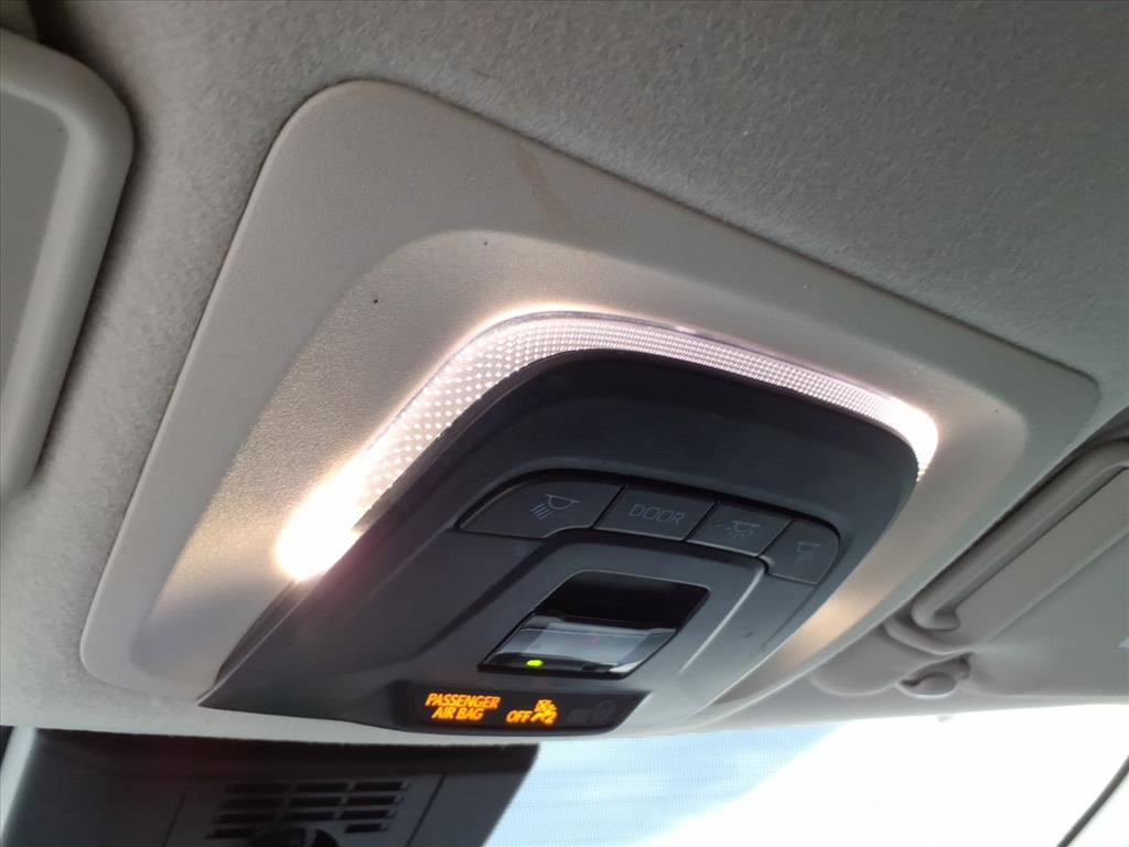 Used 2025 Toyota Corolla LE image 26