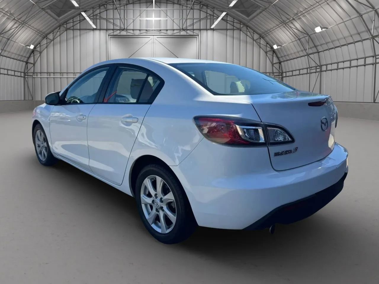 Used 2011 MAZDA MAZDA3 i Touring FWD image 4
