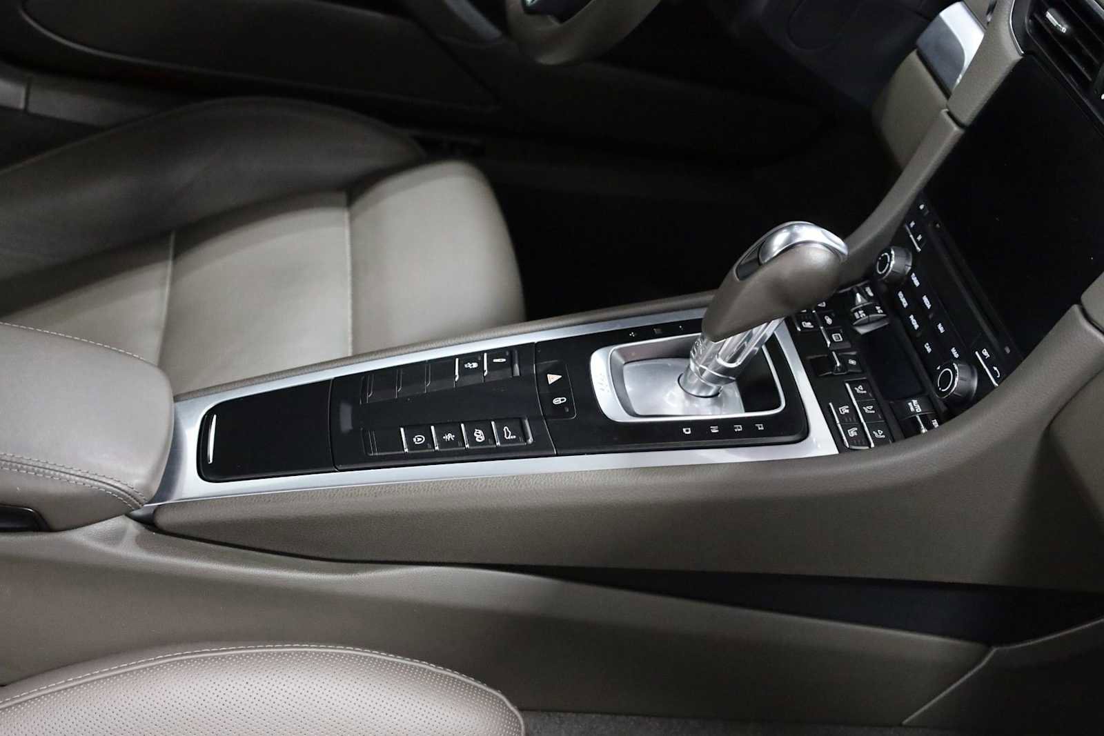 Certified 2018 Porsche 911 Carrera 4S image 20