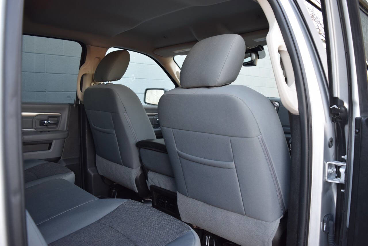 Used 2019 RAM 1500 Classic SLT w/ Luxury Group image 54