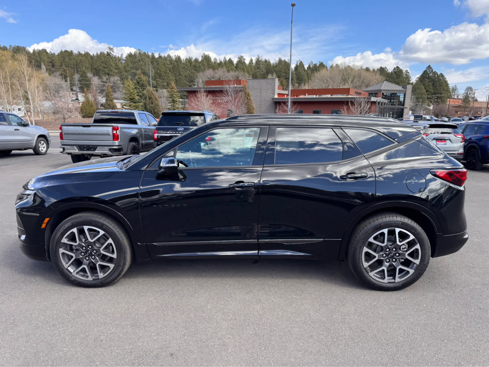 Used 2025 Chevrolet Blazer RS image 2