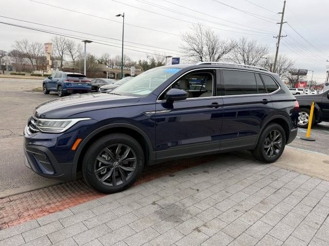 Certified 2023 Volkswagen Tiguan SE image 3