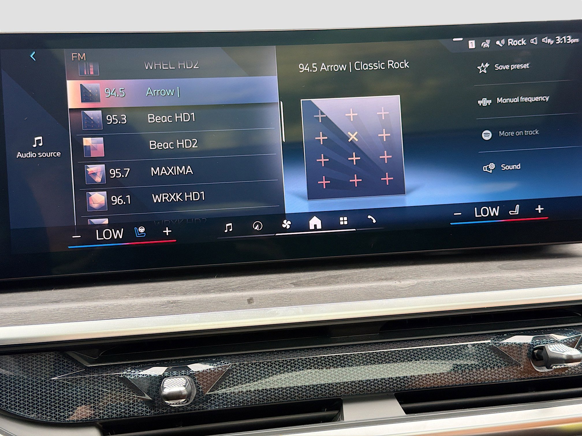 Used 2025 BMW X7 xDrive40i w/ Premium Package image 34