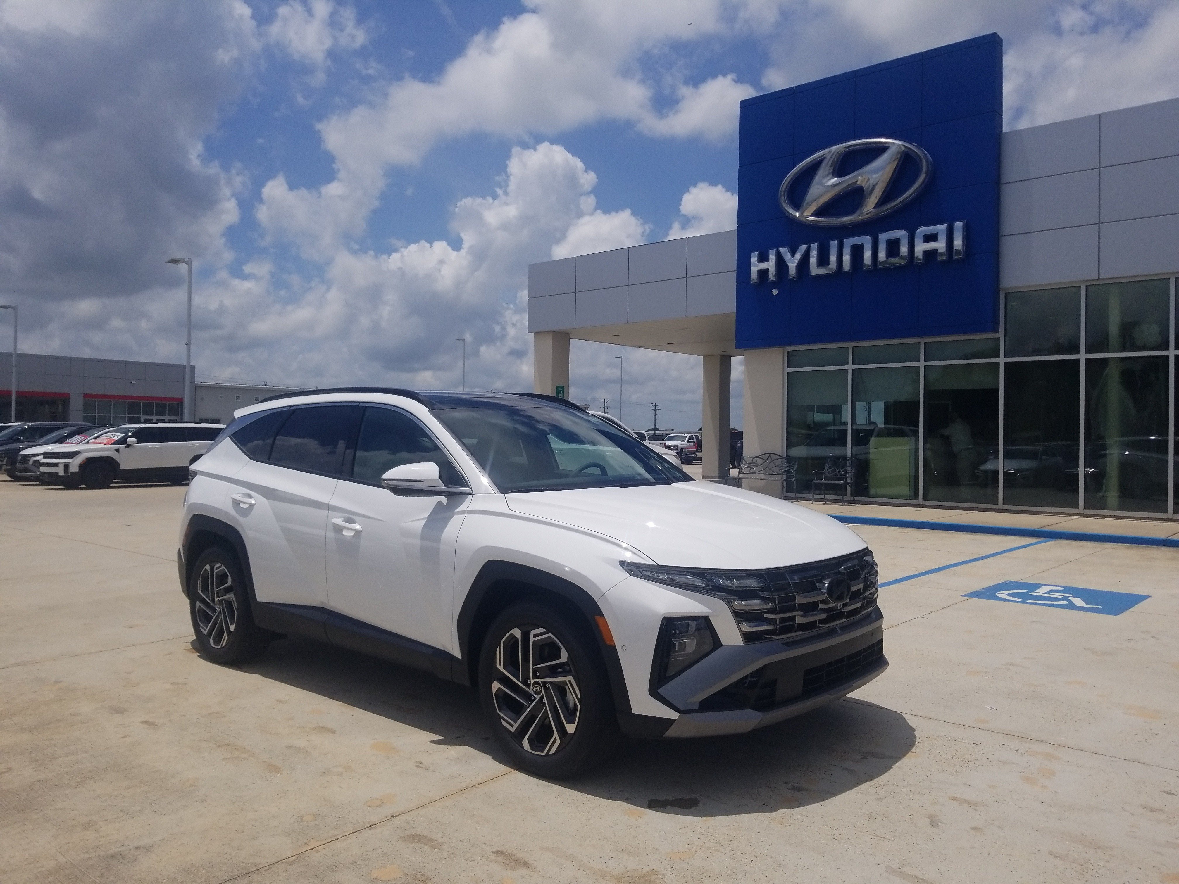 New 2026 Hyundai Tucson Limited FWD image 1