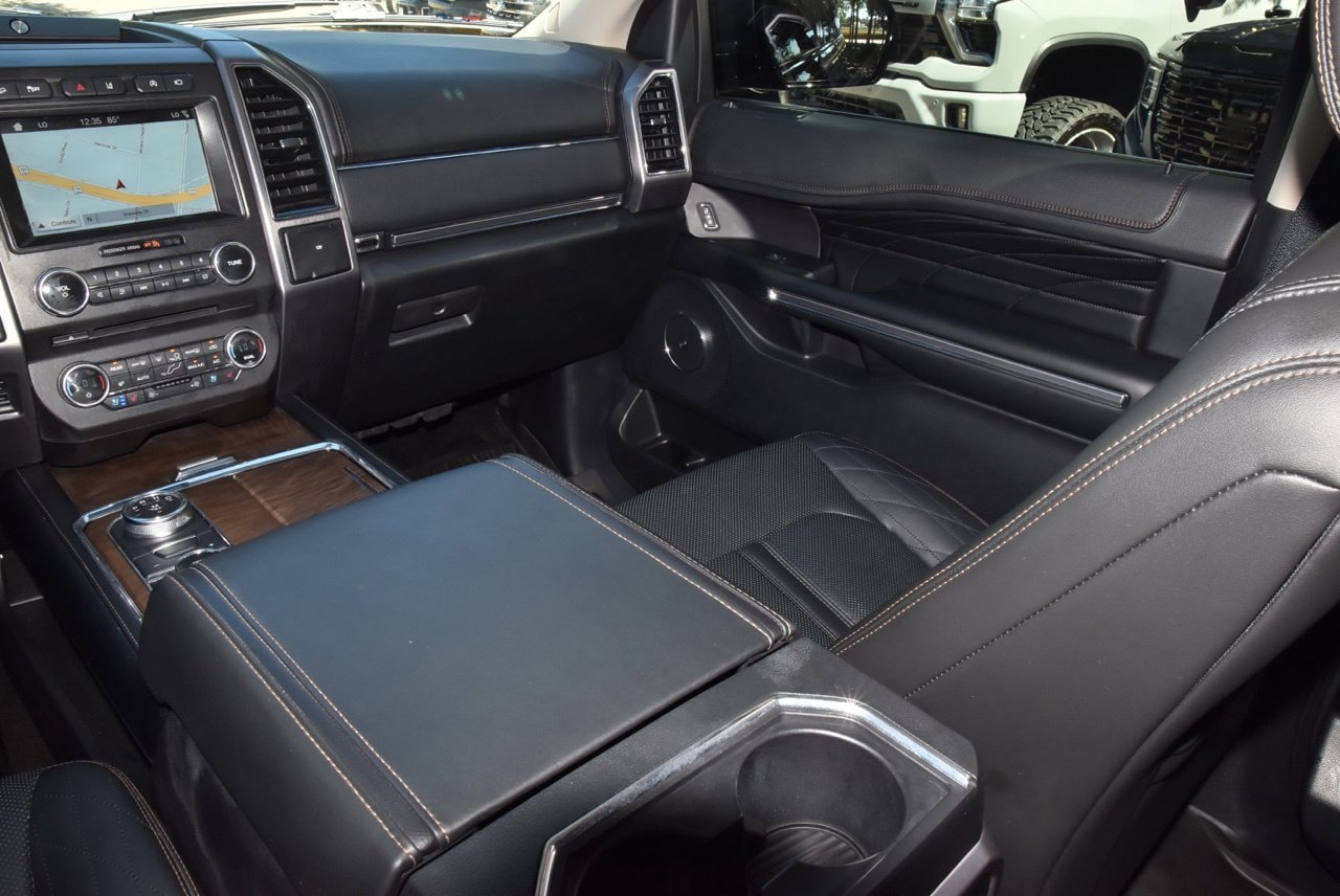 Used 2018 Ford Expedition Platinum AWD/4WD image 18