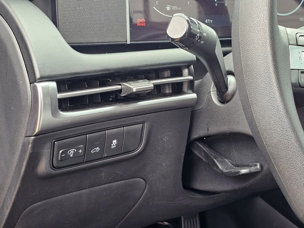 Certified 2025 Hyundai Santa Cruz SEL image 18