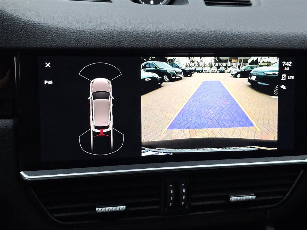 Used 2022 Porsche Cayenne image 30