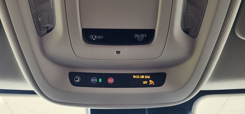 Used 2022 Buick Envision Preferred FWD image 31