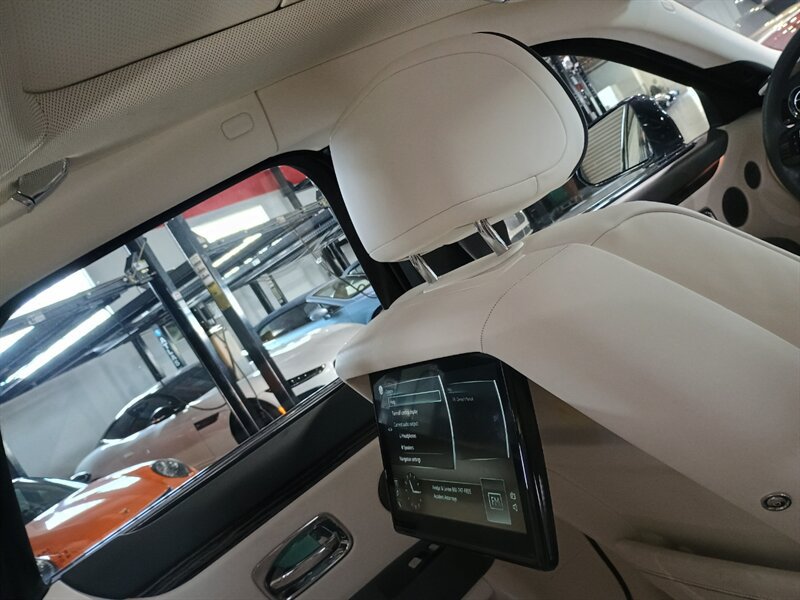 Used 2021 Rolls-Royce Ghost AWD/4WD image 45