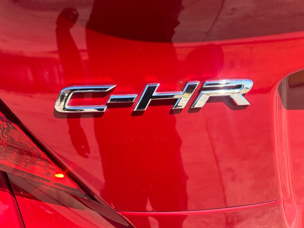 Used 2022 Toyota C-HR XLE FWD image 9