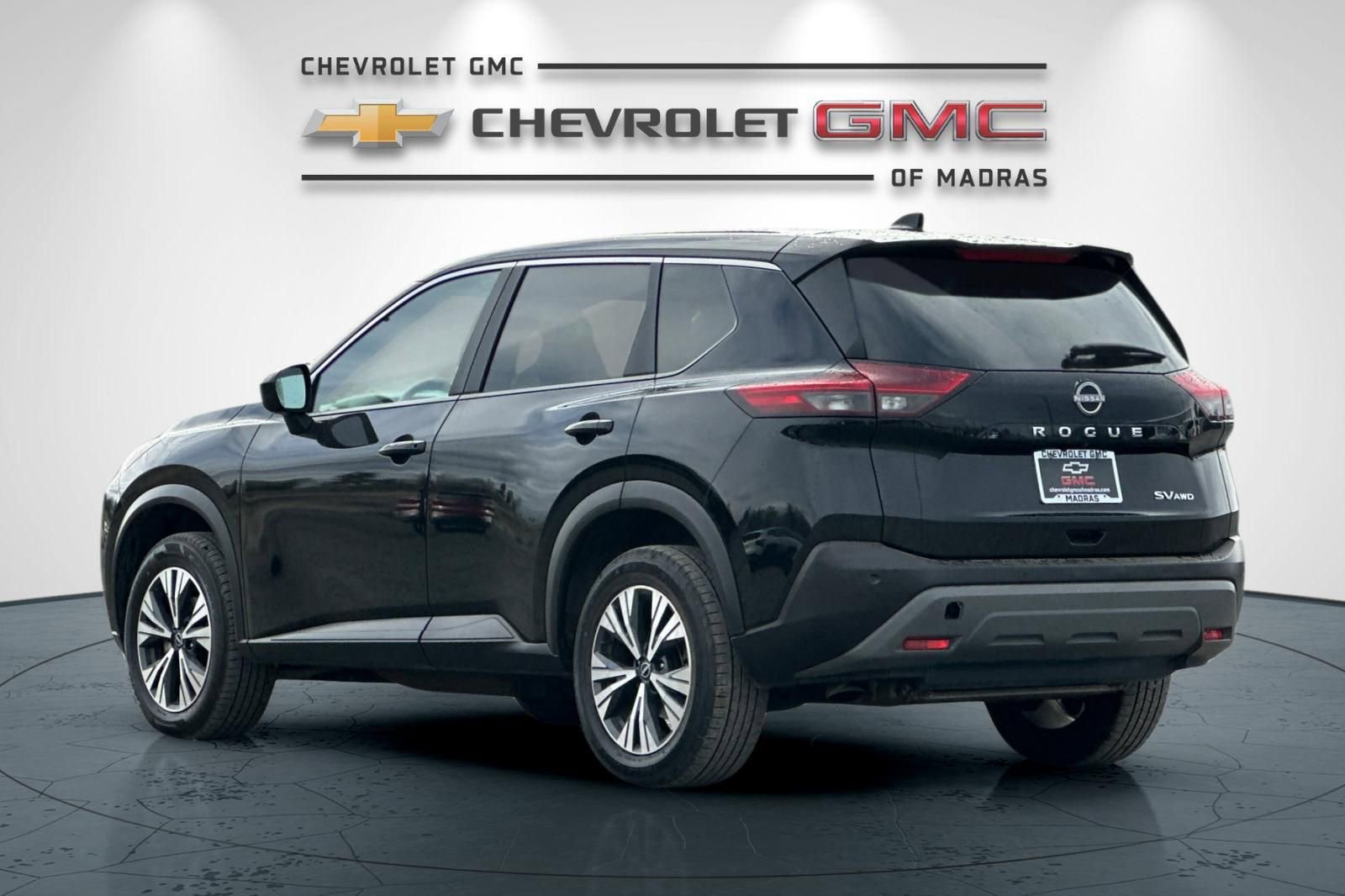 Used 2023 Nissan Rogue SV image 5