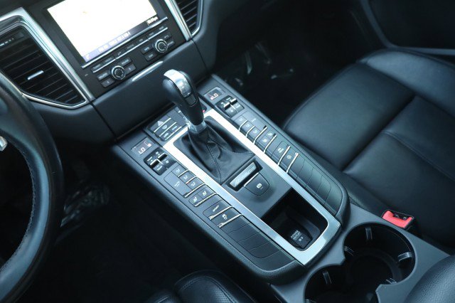 Used 2016 Porsche Macan S image 38