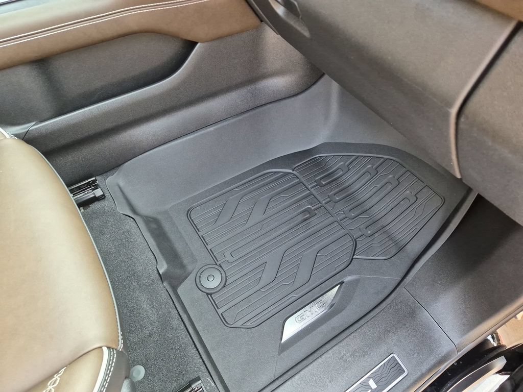 New 2026 GMC Yukon XL Denali Ultimate w/ LPO, Floor Liner Package AWD/4WD image 47