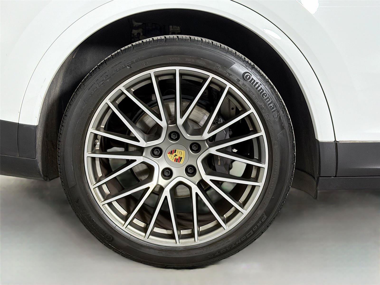 Certified 2023 Porsche Cayenne Platinum Edition AWD/4WD image 13