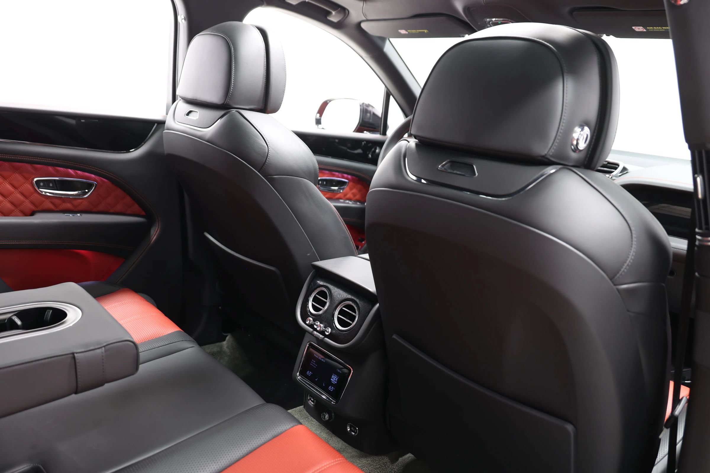 Used 2022 Bentley Bentayga AWD/4WD image 96
