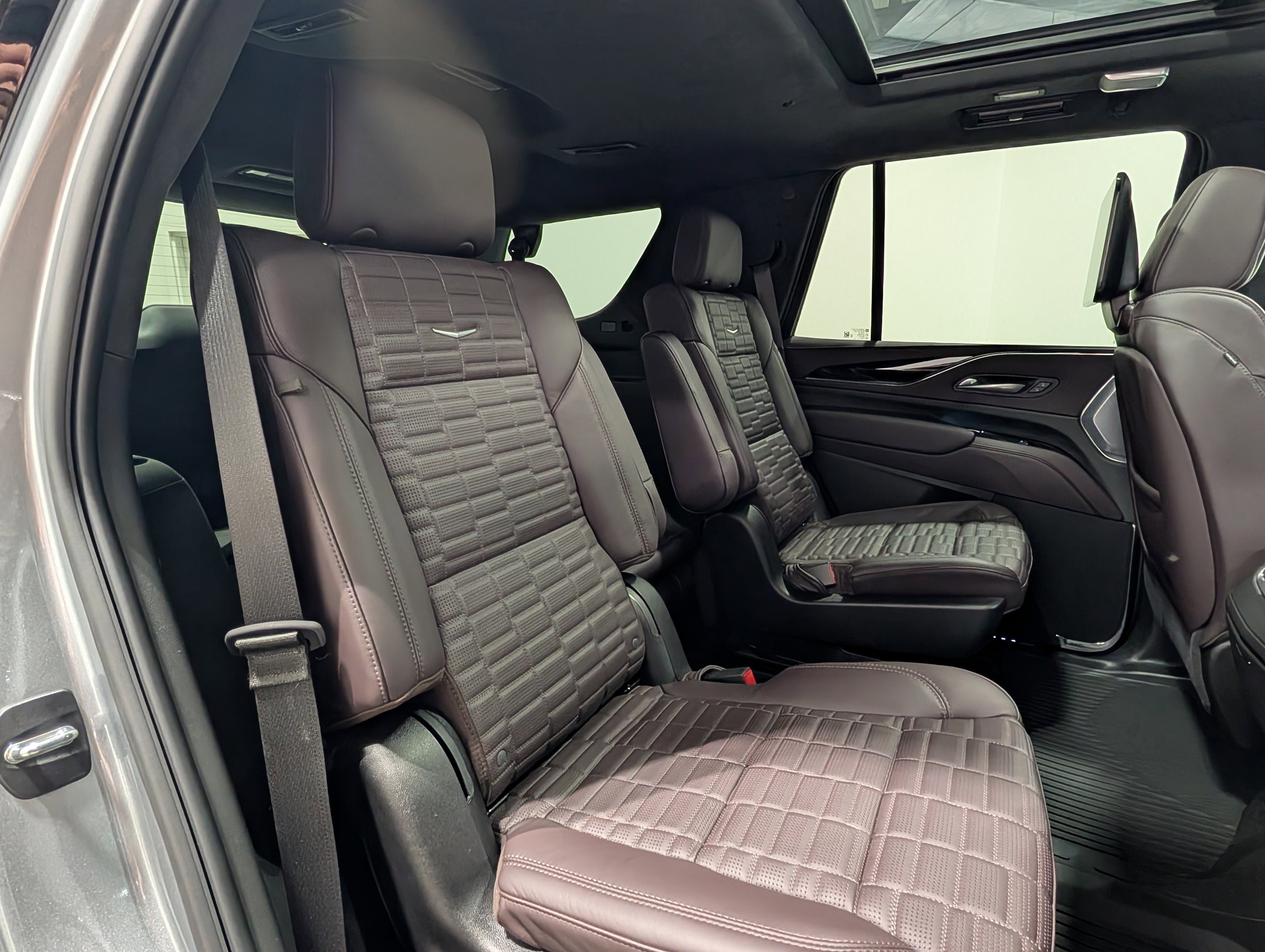 Used 2024 Cadillac Escalade V w/ LPO, ONYX Package AWD/4WD image 22