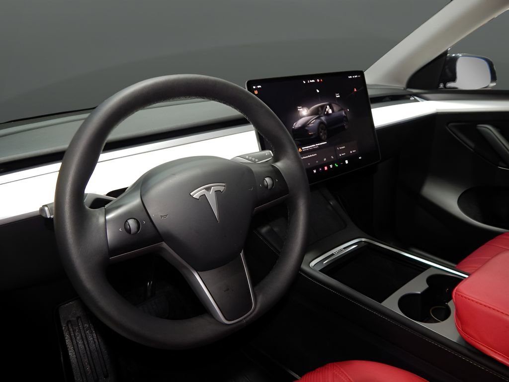 Used 2025 Tesla Model Y Long Range image 16