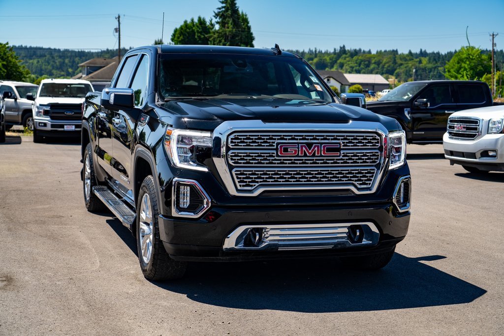 Used 2022 GMC Sierra 1500 Denali w/ Driver Alert Package II AWD/4WD image 2