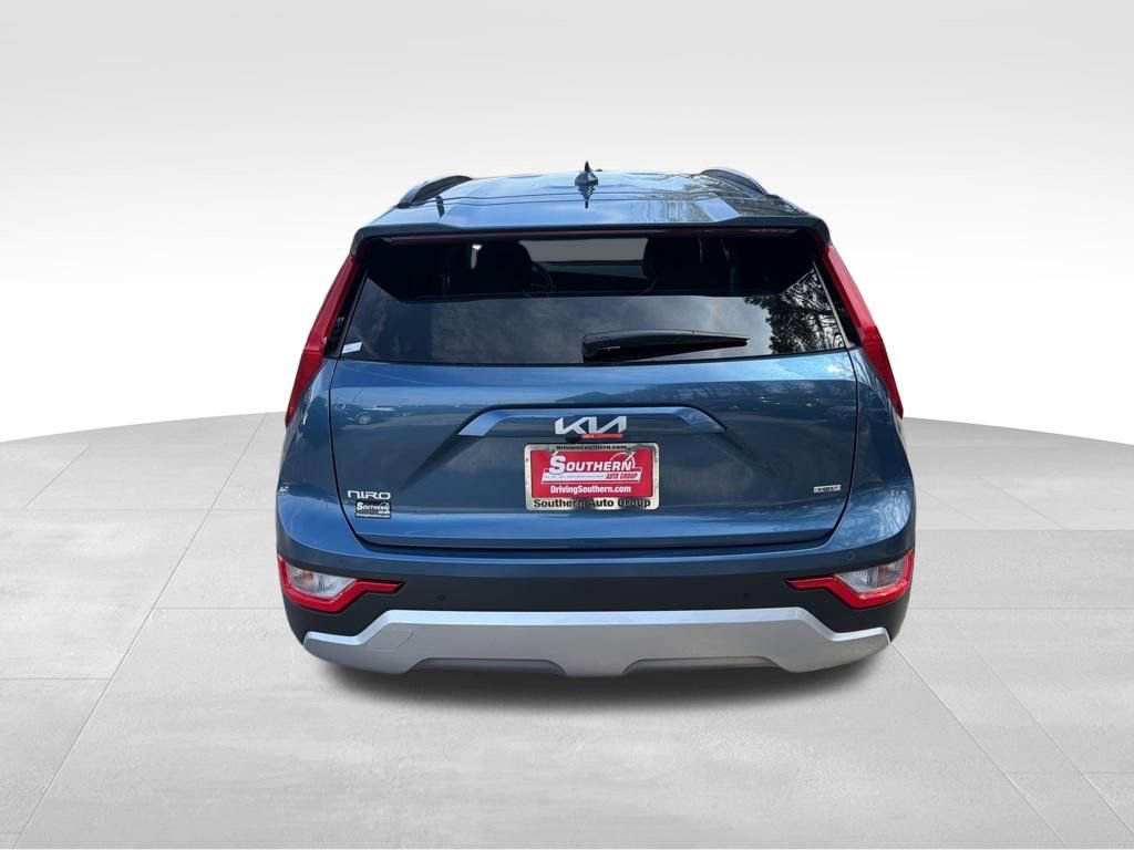 Certified 2025 Kia Niro EX FWD image 4