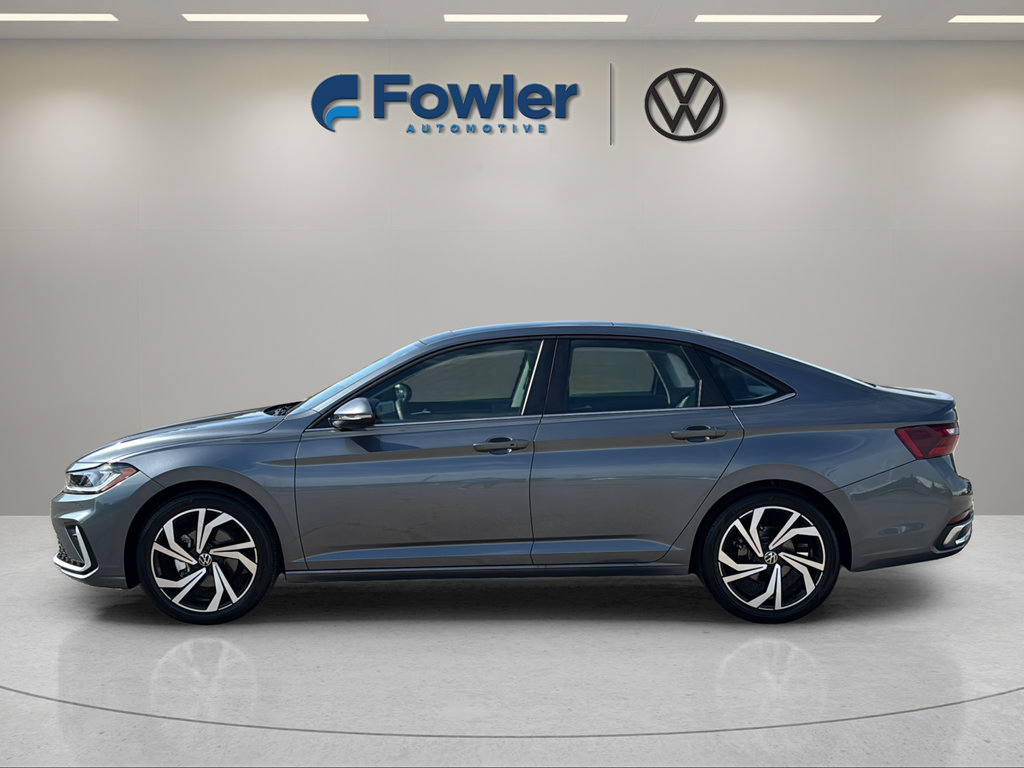 Used 2026 Volkswagen Jetta SEL FWD image 4