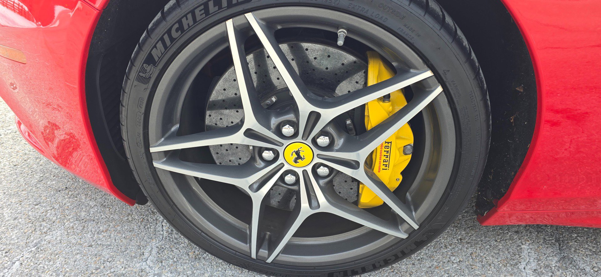 Used 2015 Ferrari California T RWD image 10