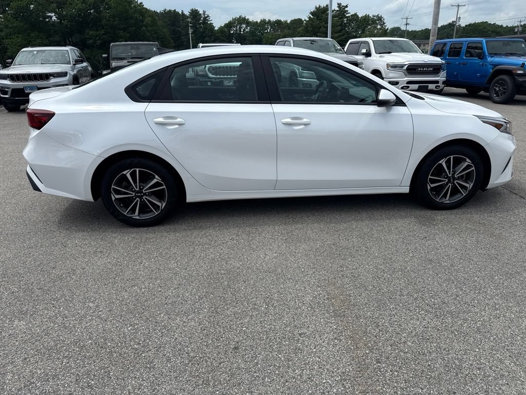 Used 2023 Kia Forte LXS w/ LXS Technology Package FWD image 6