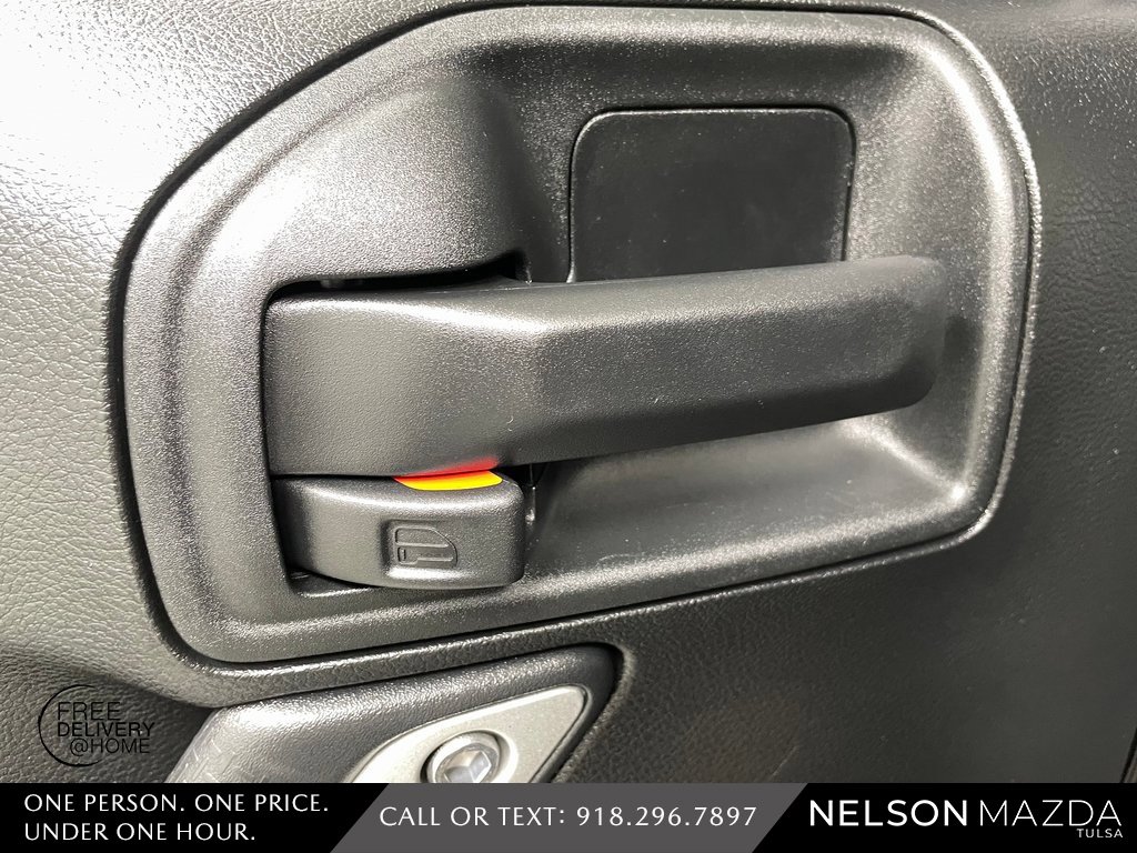 Used 2017 Jeep Wrangler Unlimited Rubicon image 34