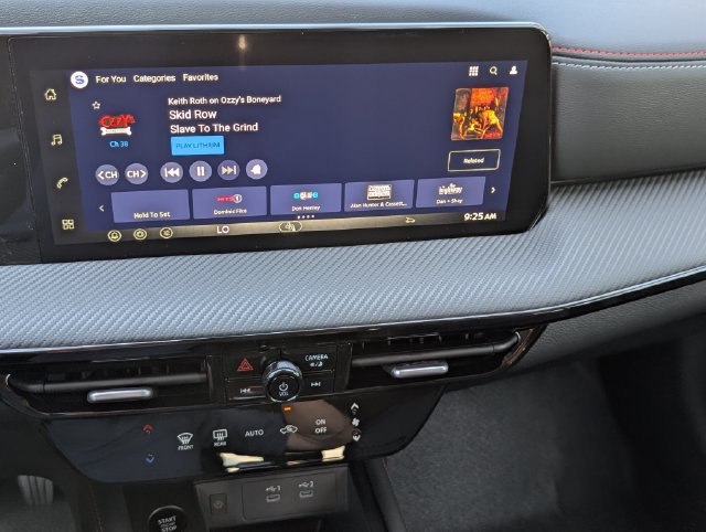 New 2026 Nissan Kicks SR FWD image 24