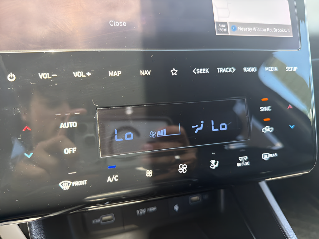 Used 2024 Hyundai Santa Cruz Night AWD/4WD image 33