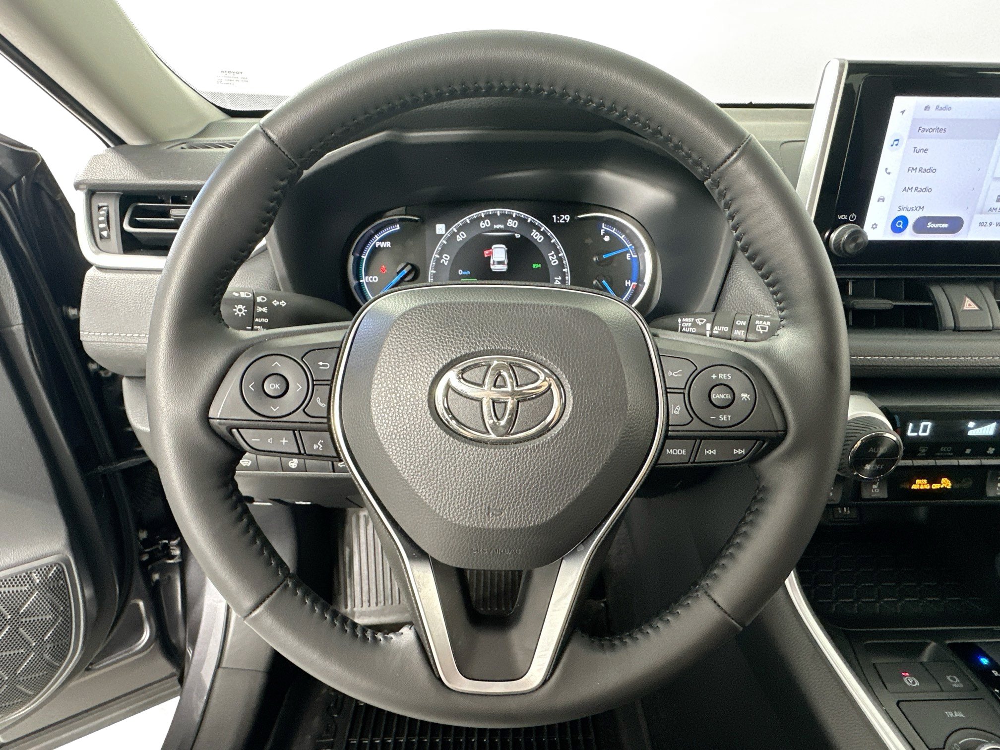 Used 2025 Toyota RAV4 XLE w/ Convenience Package AWD/4WD image 11