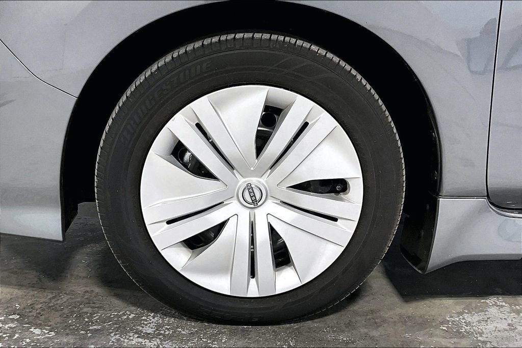 Used 2025 Nissan Leaf S image 11