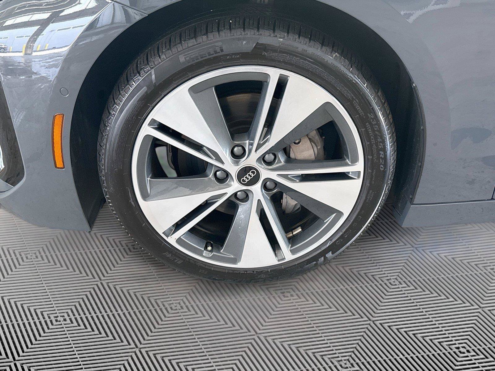 Certified 2025 Audi A6 e-tron Premium Plus w/ Premium Plus RWD image 32