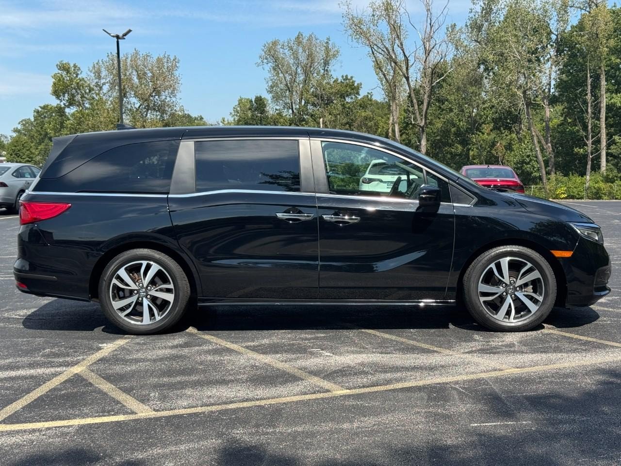 Used 2023 Honda Odyssey Touring image 3