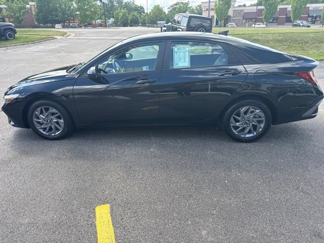 Used 2024 Hyundai Elantra SEL FWD image 4
