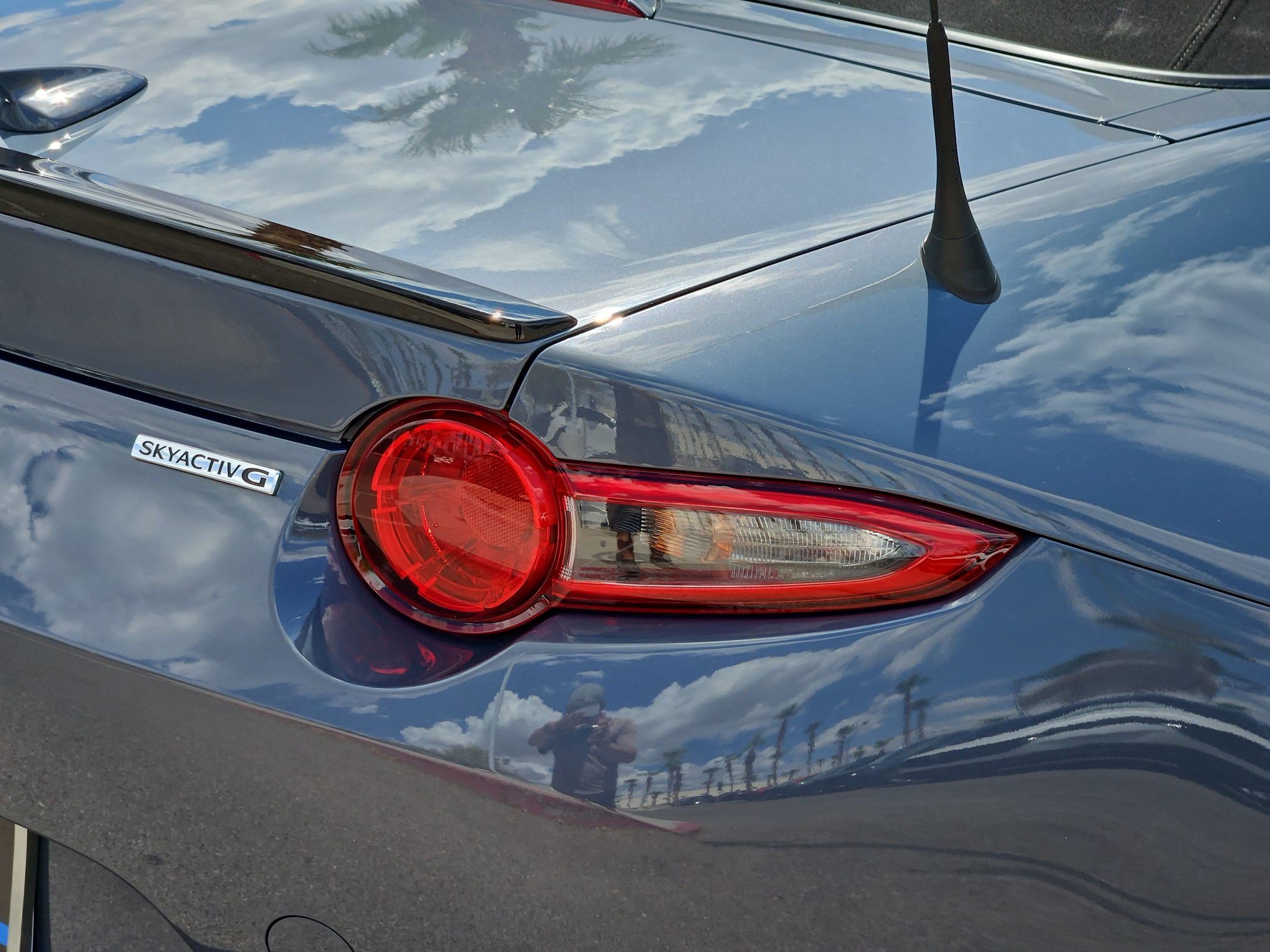 Used 2020 MAZDA MX-5 Miata Club RWD image 11