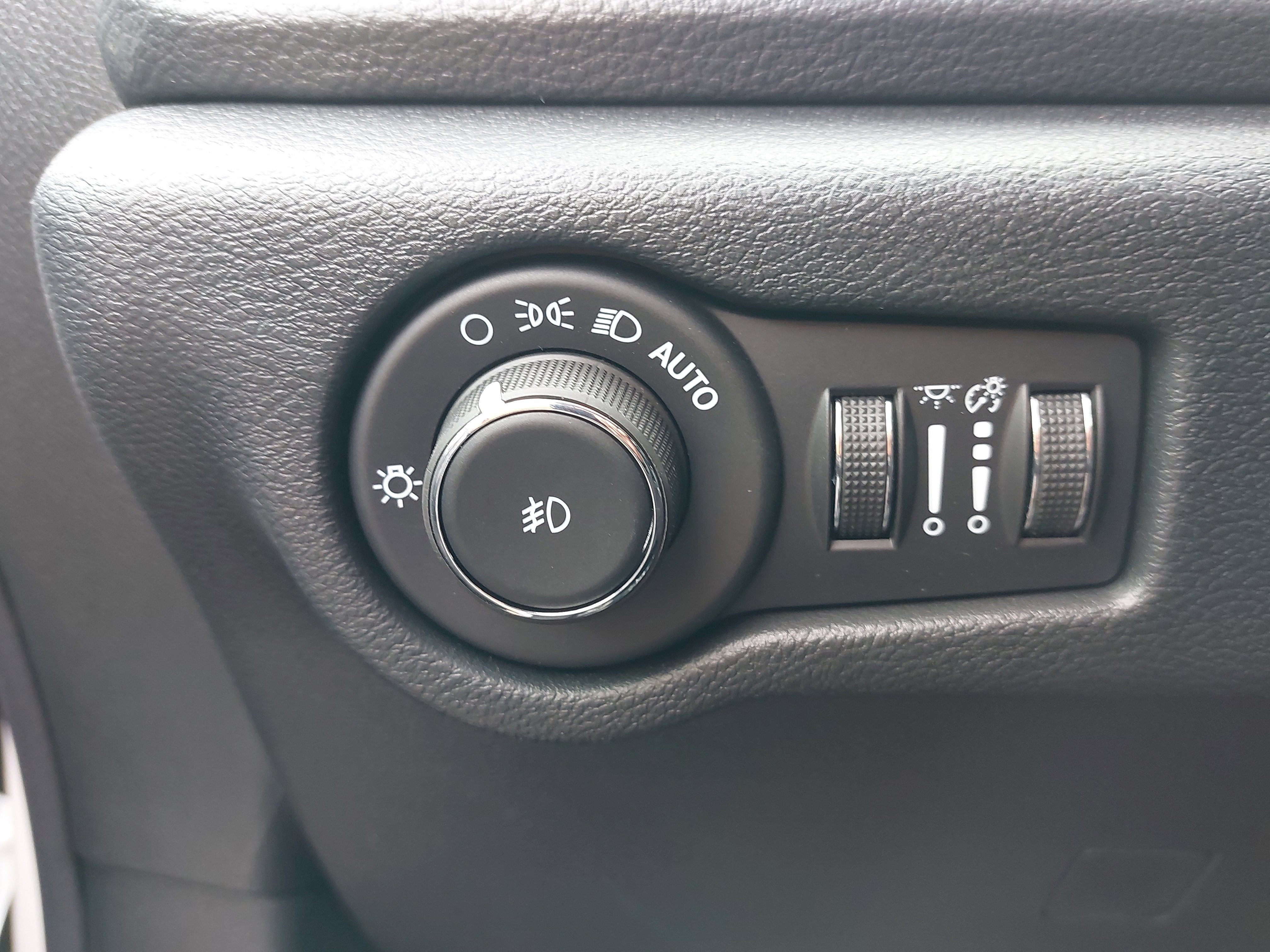 New 2026 Chrysler Pacifica Select image 28