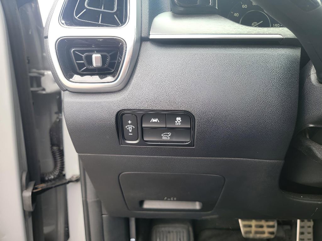 Used 2023 Kia Sorento SX AWD/4WD image 16