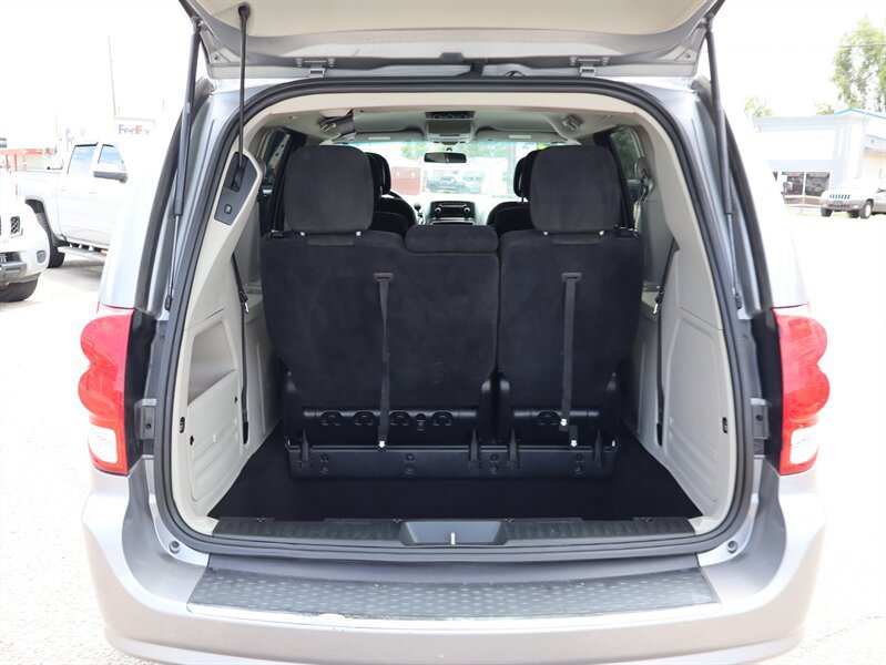 Used 2015 Dodge Grand Caravan SXT FWD image 6