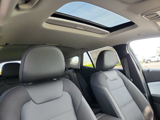 New 2026 Chevrolet Trax LT w/ Sunroof Package FWD image 14