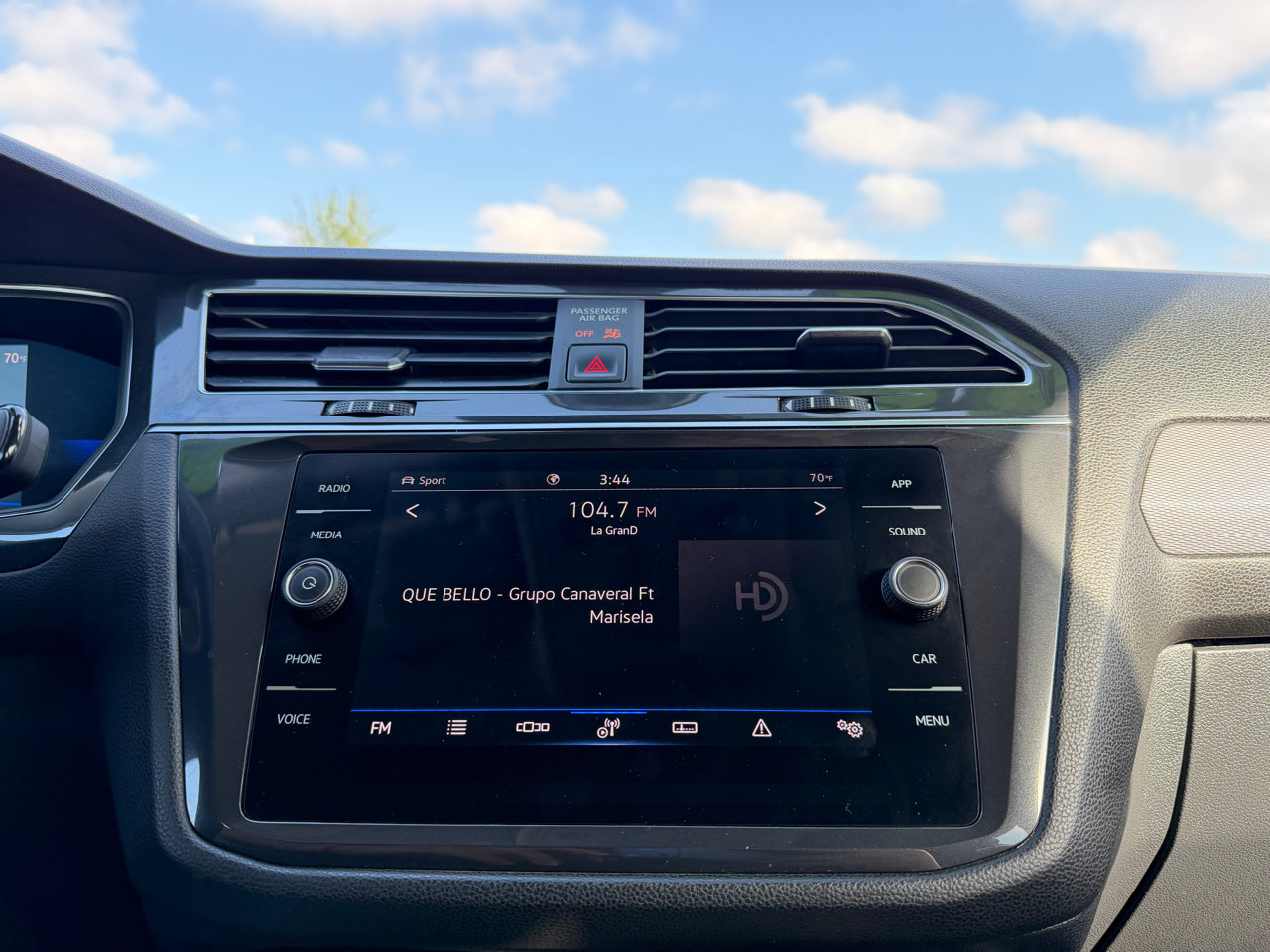 Used 2022 Volkswagen Tiguan SE image 12