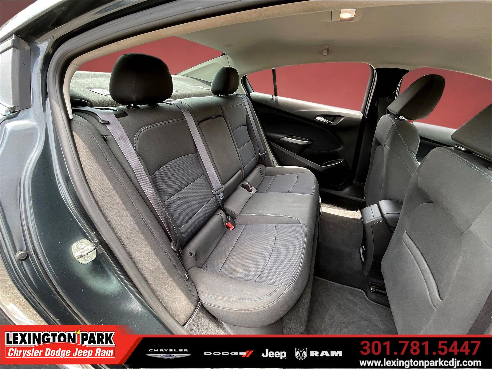 Used 2017 Chevrolet Cruze LT FWD image 24